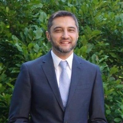 Raja, Asim Headshot 2027.jpg